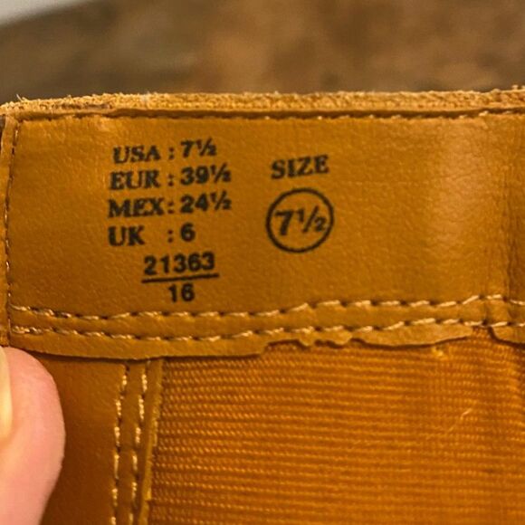 Predictions Boho Leather Fringed High Heel Boots Women Size 7.5 - Picture 7 of 10